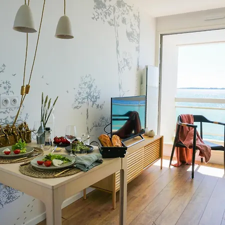 -le Phare- Front De A Avec Balcon